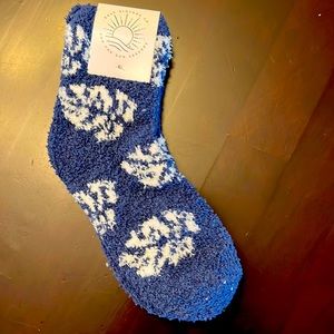 Monstera Fuzzy Socks - Beachly Exclusive